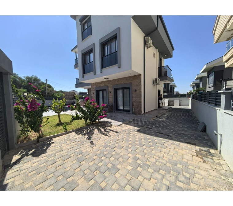 Didim Cennet Koyu’na Yakın, Havuzlu 5+1 Müstakil Villa