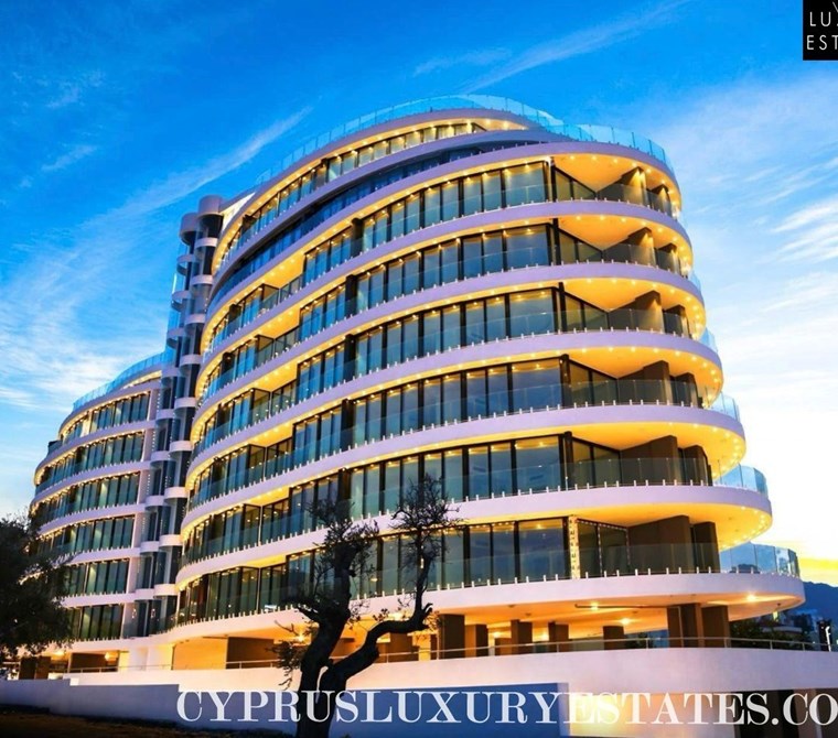 KIBRIS GIRNE OPERA HOTEL & CASINO ARKASI LUXURY PERLA' DA TURK TAPULU 1+1 DAIRE