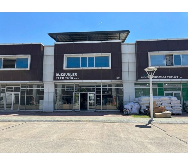 ÇARŞIYAPI AVM DE YÜK ASANSÖRLÜ VE KDV AVANTAJLI 820 M2 DÜKKAN...