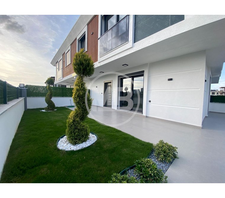 Didim Hisar Mahallesi'nde Bahçeli Ve Otoparklı 3+1 Sıfır Villa