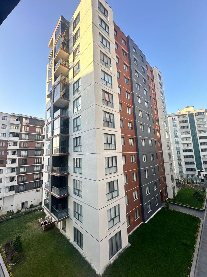  ŞENER GYD'DEN AYDINLI'NIN EN İŞLEK CADDESİNDE OFİS