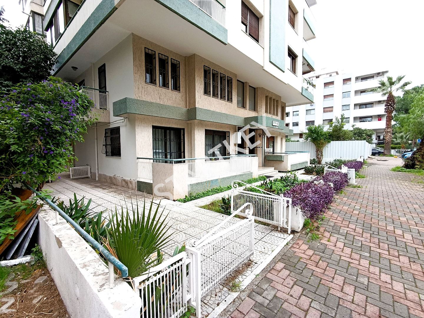 Property-photo