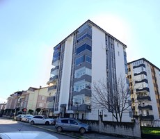 Kartepe Ataevler’de İçi Yapılı Asansörlü Satılık 3+1 Ferah Daire