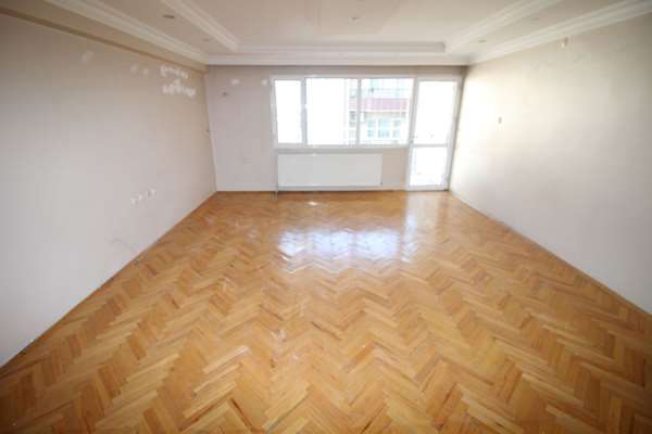 POLİGONDA ASANSÖRLÜ KAPALI OTOPARKLI CADDE YAKINI ARA KAT