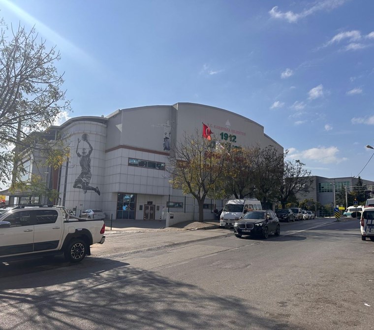 Karşıyaka Zübeyde Hanımda Kiralık 3+1 Daire