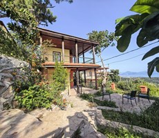 Sarıgerme’de Panoramik Deniz Manzaralı,Bahçeli Satılık Tripleks Villa