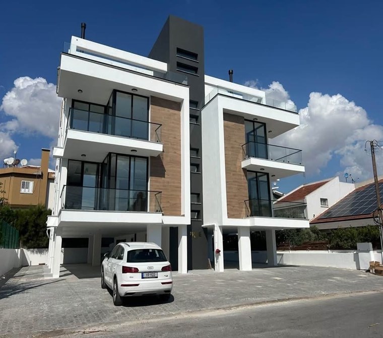 Yenikent‘te satılık Türk koçanlı 2 + 1 penthouse daire