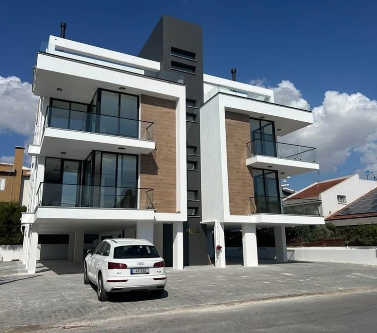 Yenikent‘te satılık Türk koçanlı 2 + 1 penthouse daire