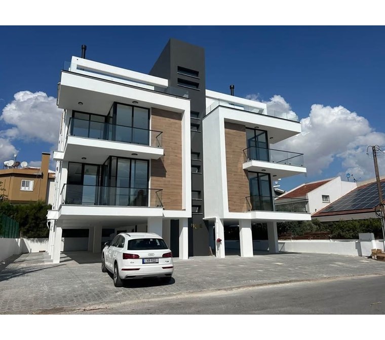 Yenikent‘te satılık Türk koçanlı 2 + 1 penthouse daire