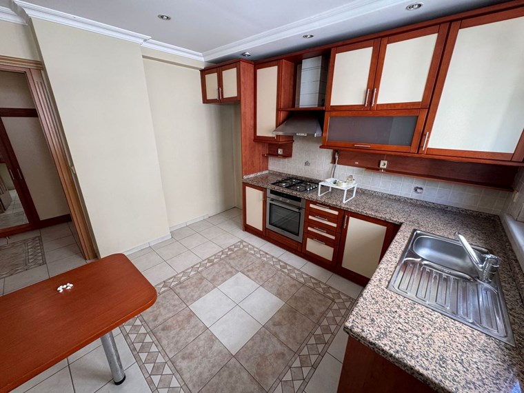 Caddebostan Sahil Göztepe Parkı Karşı Sokağında