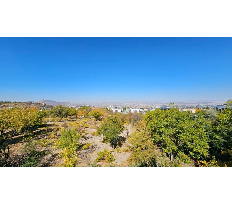 AKDAMAR - BECEN MAHALLESİNDE MANZARALI BAKIMLI BAĞ