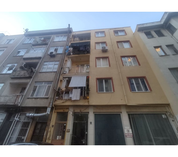 ÇANAKKALE MERKEZDE KAPALI MUTFAKLI 2+1 SATILIK DAİRE