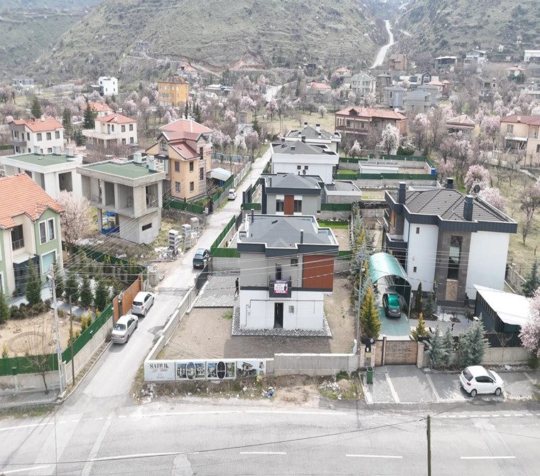 AKDAMAR - Eğribucak'ta 3+1 Lüks Villa
