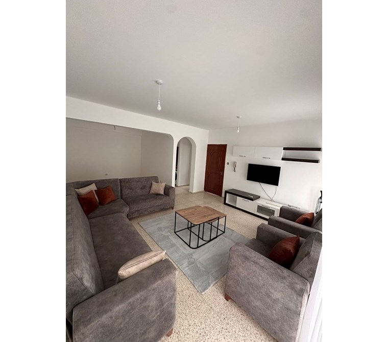 KÜÇÜKKAYMAKLIDA ÖĞRENCİLERİÇİN KİRALIK 3.KAT FULL EŞYALI 3+1 DAİRE AYLIK £650 DEN