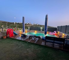 Foça da Havuzlu ve Şömineli Full Eşyalı Satılık Villa