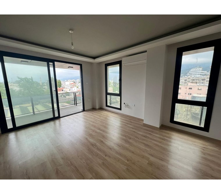 GİRNE MERKEZ'DE SATILIK 2+1 DAİRE