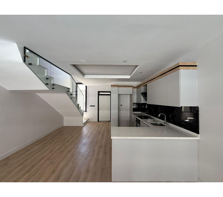 POYRAZDAN ALTINTAŞTA LÜKS SİTEDE 120m² 2+1 HAVUZLU KİRALIK VİLLA