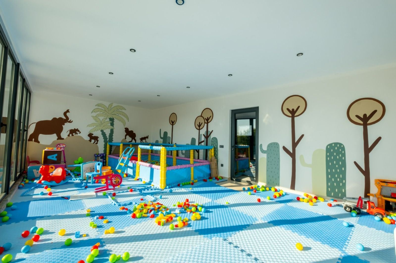 ALANYA KARGICAKTA MUHTEŞEM KOMPLEKS İCERİSİNDE 2+1 SATILIK LÜKS DAİRE
