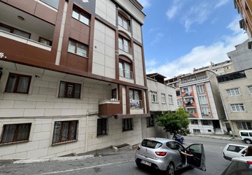 Bağlarbaşı Mahallesi Şelale Sokak'ta Satılık 3+1 110m2 Daire
