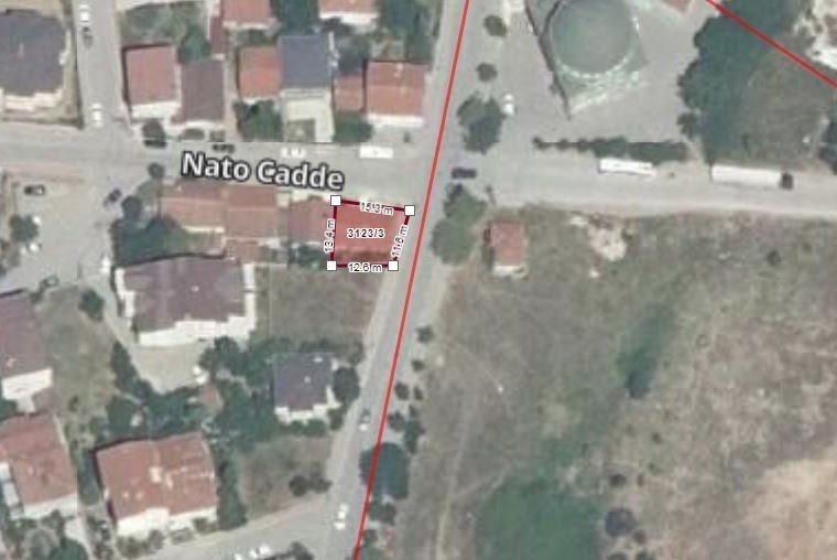 DERİNCE SIRRIPAŞA MAH. CADDE ÜZERİ KÖŞE PARSEL SATILIK ARSA