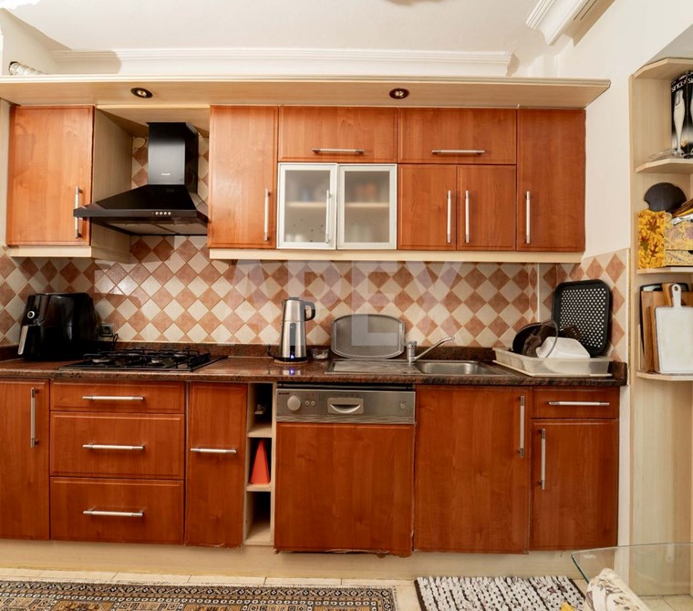 GÜRSU'DA SAHİLE 400 METRE YÜRÜME MESAFESİNDE 3+1 SATILIK DAİRE