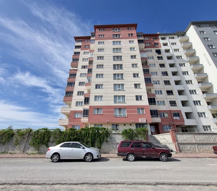 AKDAMAR -Erkilet Osman Gazi Mahallesinde Satılık Zemin Kat Daire