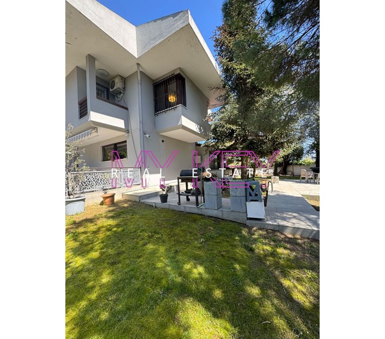 MyKey'den YENİKÖY'de SATILIK VİLLA-Site içinde GENİŞ BAHÇELİ