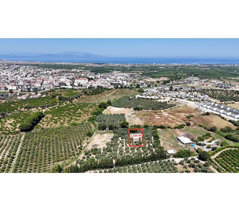 KUŞADASI DAVUTLAR 4 VİLLA İMARLI 1326m² SATILIK KÖŞE PARSEL ARSA