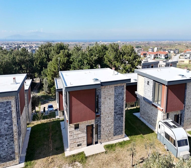 DAVUTLAR'DA SİTE İÇERİSİNDE 3+1 MÜSTAKİL BAHÇELİ SIFIR DUBLEKS