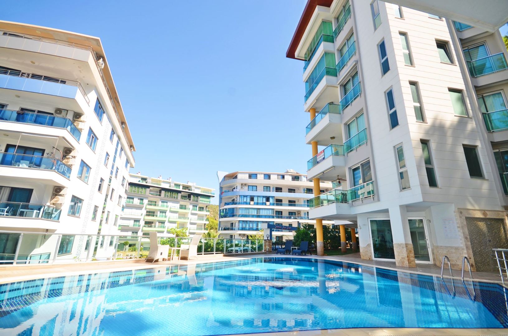 ALANYA KARGICAK’TA DENİZE 300 METRE FULL EŞYALI 2+1 DAİRE