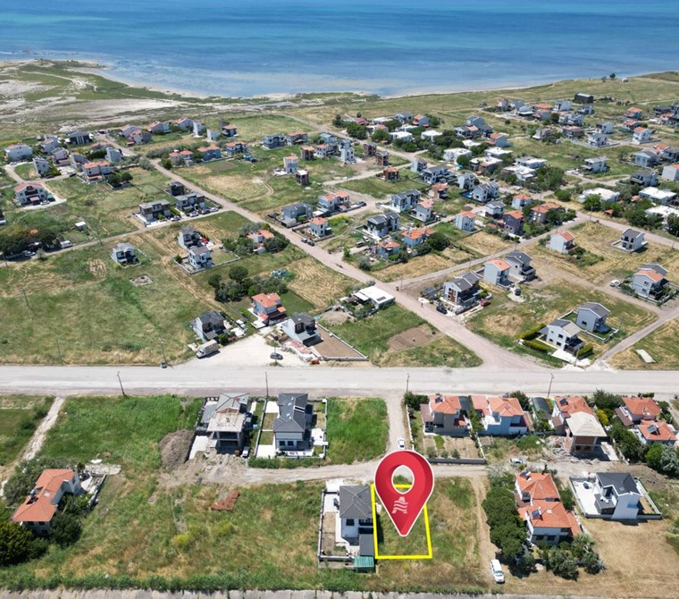 AYVALIK ALTINOVADA SATILIK 226 M² VİLLA ARSASI