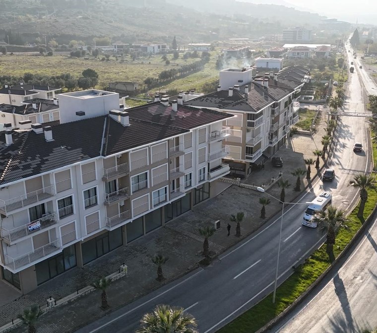 KUŞADASI DAVUTLARDA SATILIK DÜKKAN