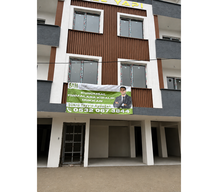 550 m² Commercial Store for Rent on Main Street in Kapaklı