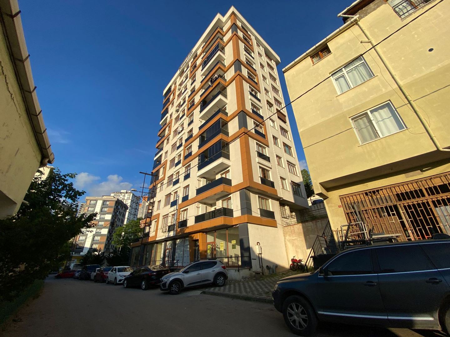 ŞENER GYD'DEN DENİZ & ORMAN MANZARALI METROYA YAKIN 2+1 DAİRE