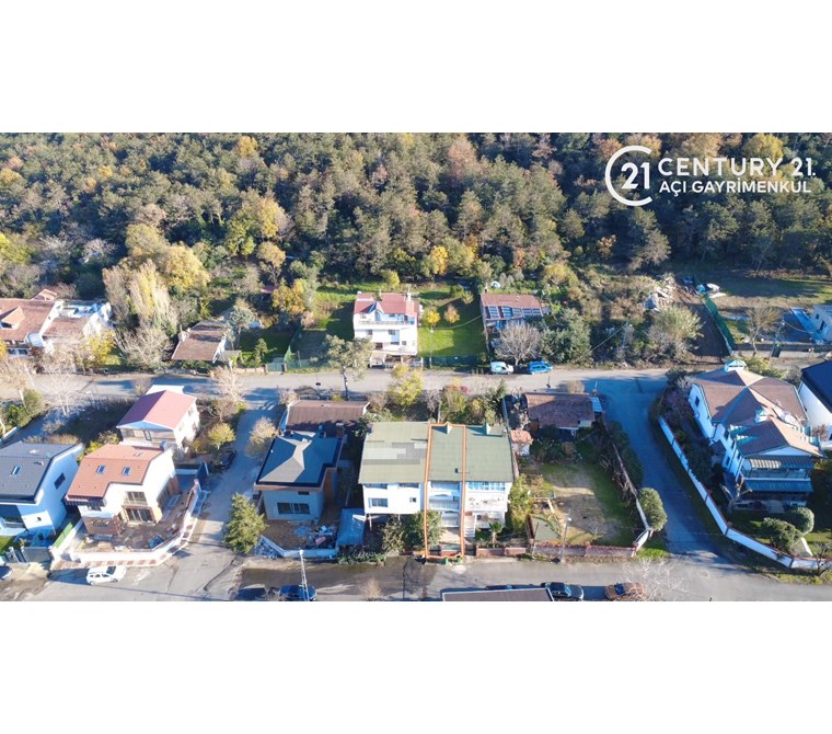 Kilyos'ta Denize Yakın 4 katlı Satılık villa