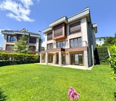 ZEKERİYAKÖY MANZARATEPE SİTESİ'NDE ÖZEL 6+2 MÜSTAKİL VİLLA