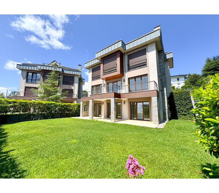 ZEKERİYAKÖY MANZARATEPE SİTESİ'NDE ÖZEL 6+2 MÜSTAKİL VİLLA