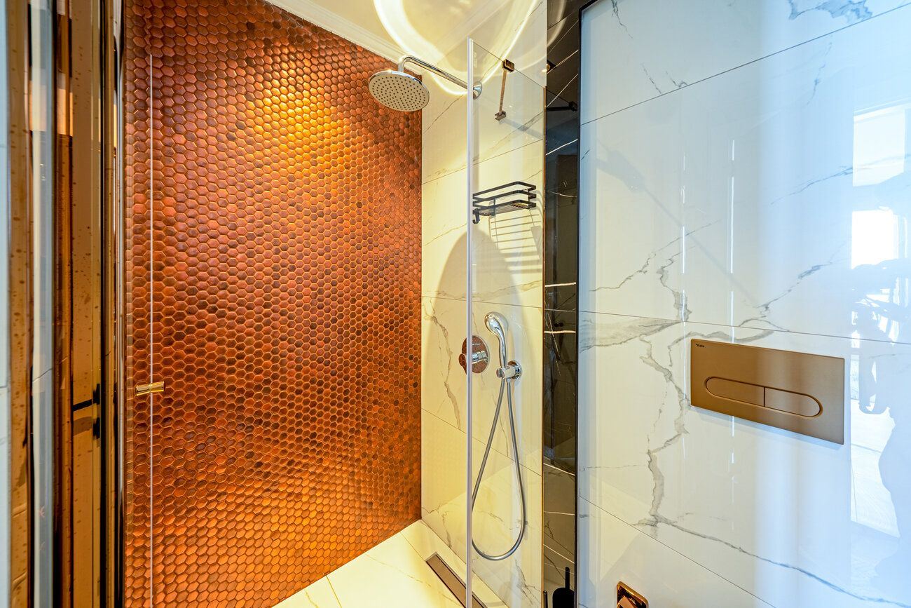 FULLY FURNISHED 3+1 SEAFRONT APARTMENT FOR SALE WITH SEA VIEW IN ALANYA CENTER · 18 · Photos