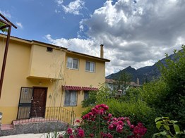 ADANA POZANTI ESKİKONACIK ÇAKITVADİSİ SİTESİ SATILIK VİLLA