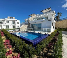 🏡 Esentepe Bahçeli'de Site İçerisinde Özel Havuzlu 3+1 Daire