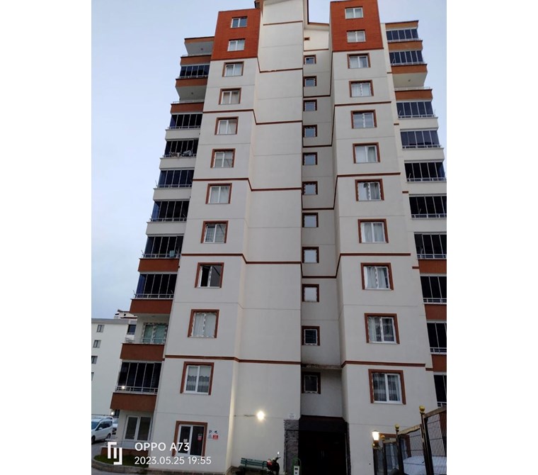 VADİ EMLAK'TAN TOPÇAM MAHALLESİ BÖLÜKBAŞ SİTESİ'NDE CEPHESİ AÇIK GENİŞ 3+1 SATILIK DAİRE