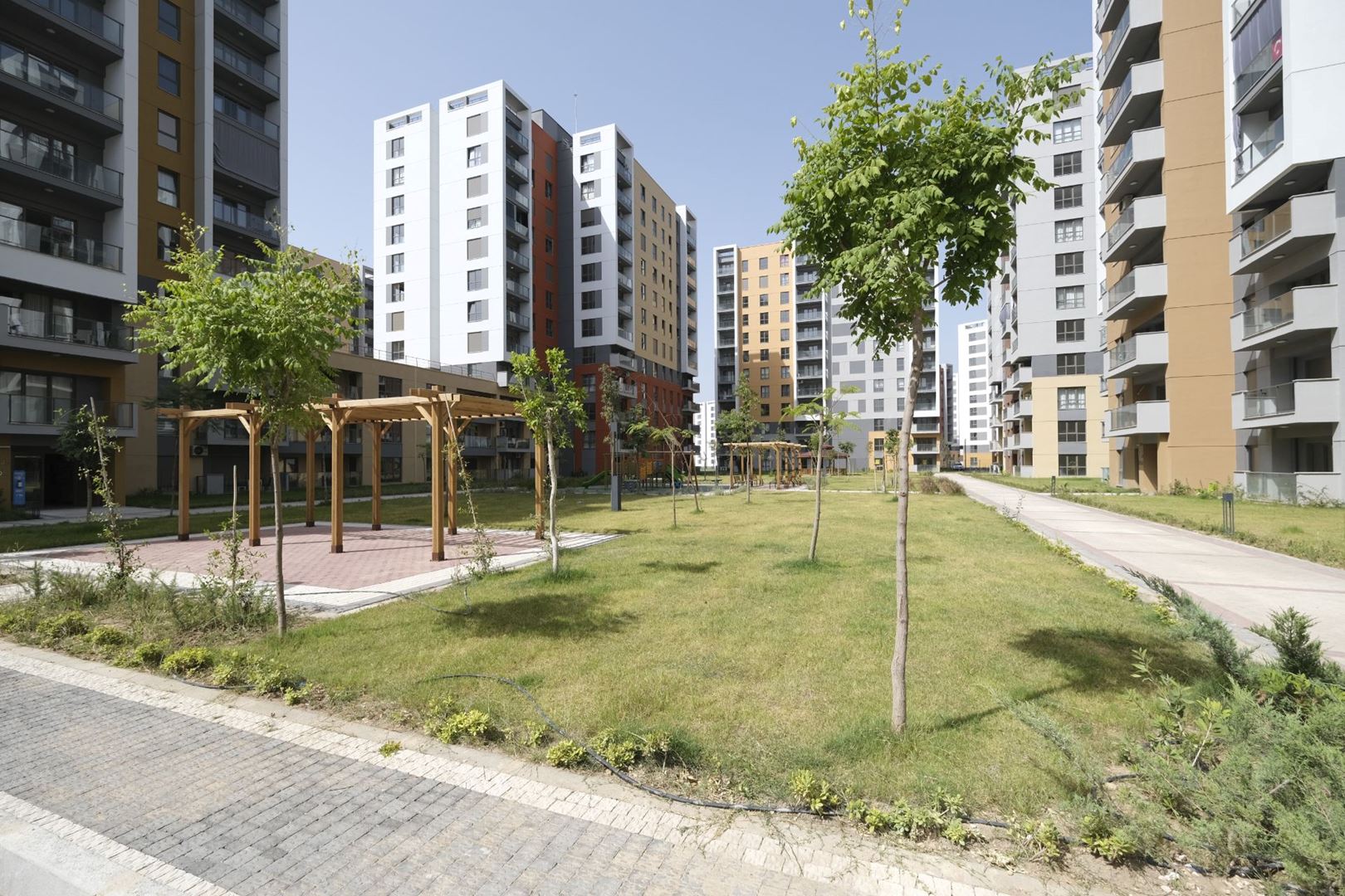 POYRAZ'DAN SURYAPI DA KİRALIK 2+1 78m² 2.KAT DAİRE