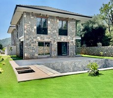 Fethiye Kızılbel’de Doğayla Uyumlu, Özel Taş Mimarili Sıfır Villa