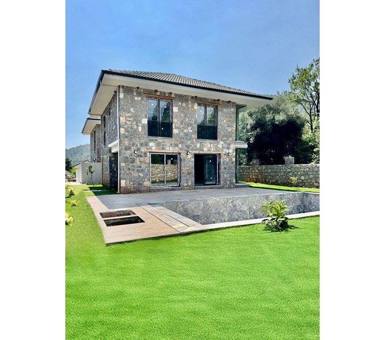 Fethiye Kızılbel’de Doğayla Uyumlu, Özel Taş Mimarili Sıfır Villa