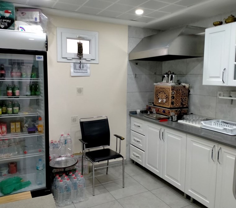 İzmir Konak Şehir Merkezi iş Hanı içinde Devren Kiralık Çay Ocağı