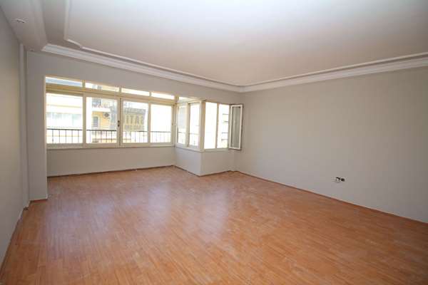 Hatay Murat Reis Mahallesi Bakımlı 3+1