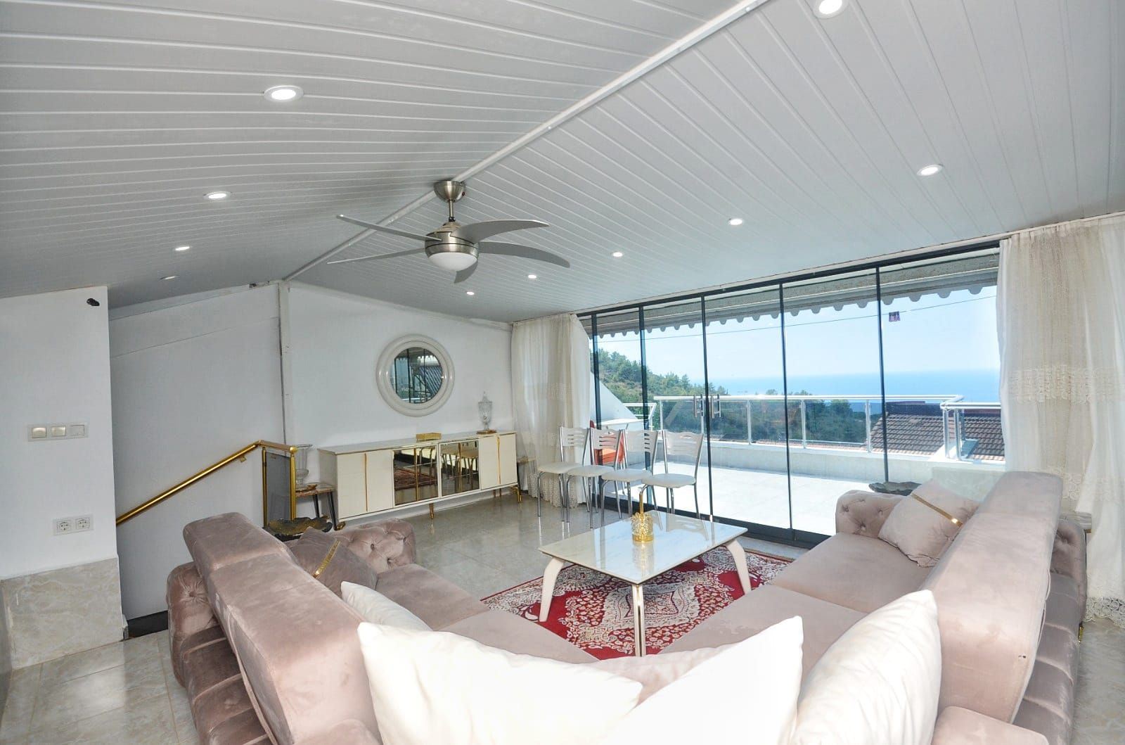 SEA VIEW AND FURNISHED 3+2 VILLA IN ALANYA KARGICAK