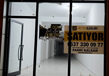 Sultanbeyli'de Satılık Giriş Dükkan