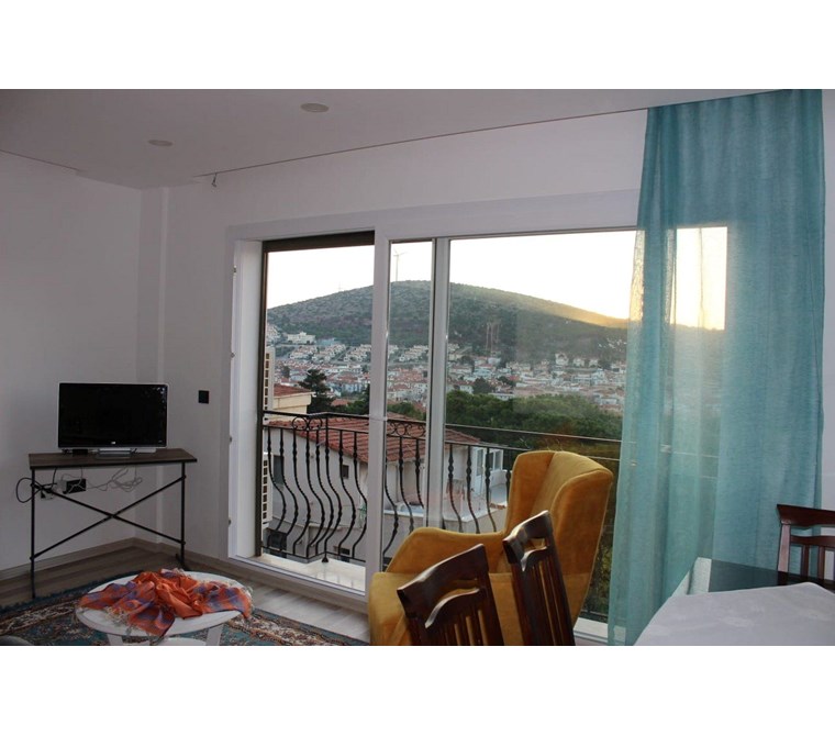 İzmir Çeşme Merkezde 4+2 Modern Satılık Daire