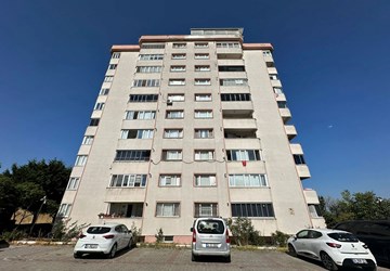 BEYLİKDÜZÜ MARMARA MAHALLESİNDE GELİŞİM SİTESİNDE 3+1 SATILIK DAİRE